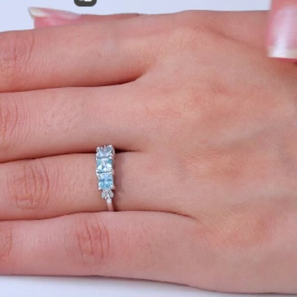 Cambodian Blue Zircon and Diamond 3 Stone Ring - Picture 5 of 5